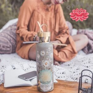 Papaya Art Wander Bottle - Dig Deep Daisy